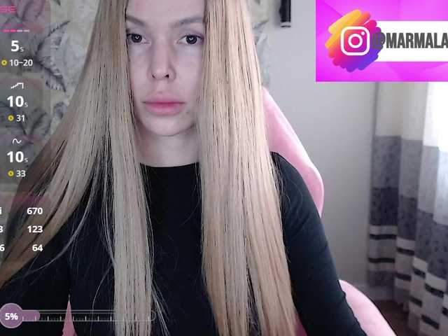 Foxymoxy19's BongaCams show and profile