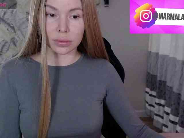 Foxymoxy19 Live Webcam on BongaCams