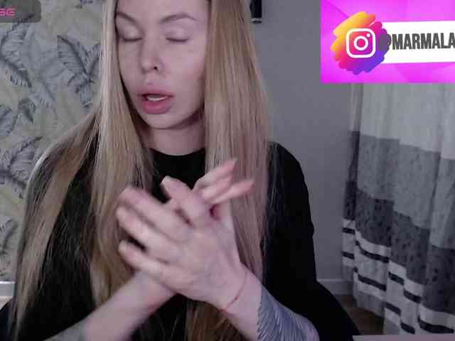 Ten model jest teraz na żywo. Foxymoxy19