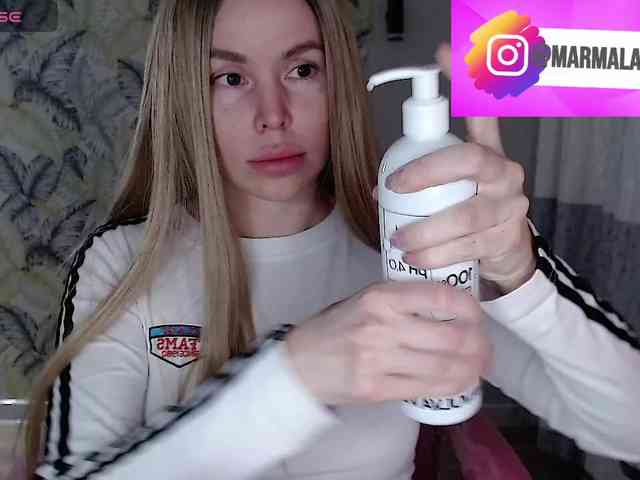 Foxymoxy19 Live Webcam on BongaCams