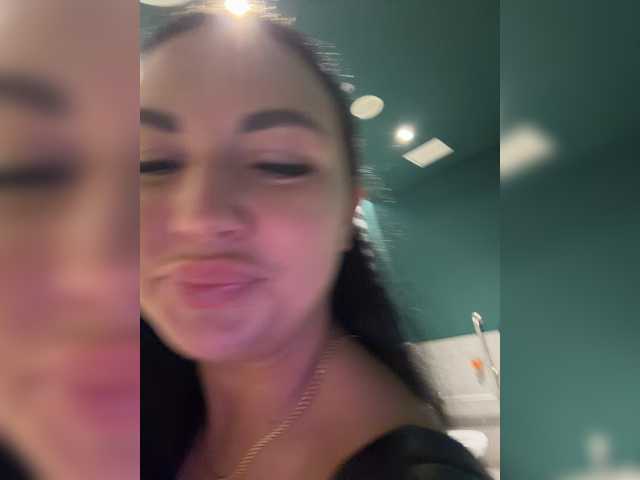 KROSHKA_N live cam on BongaCams
