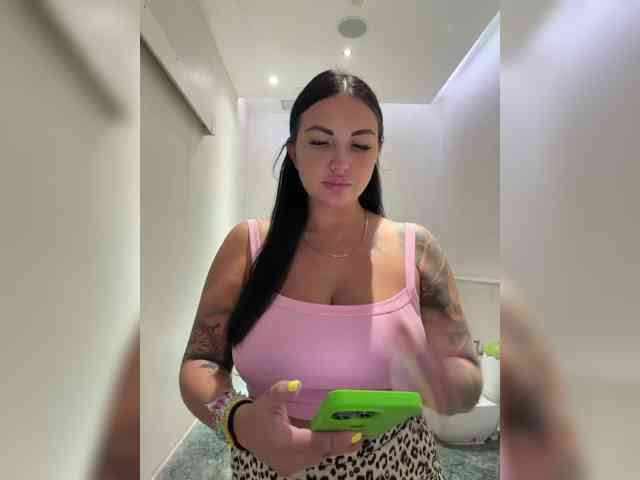 Kroshka_n's cam show statistics and live stream