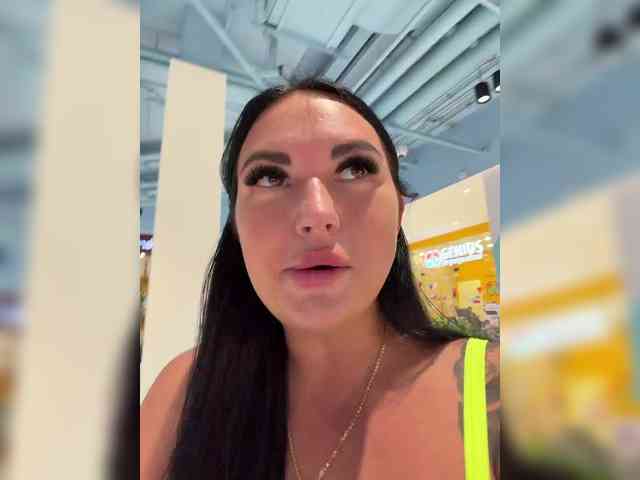 live voyeur webcam TokionaJoe