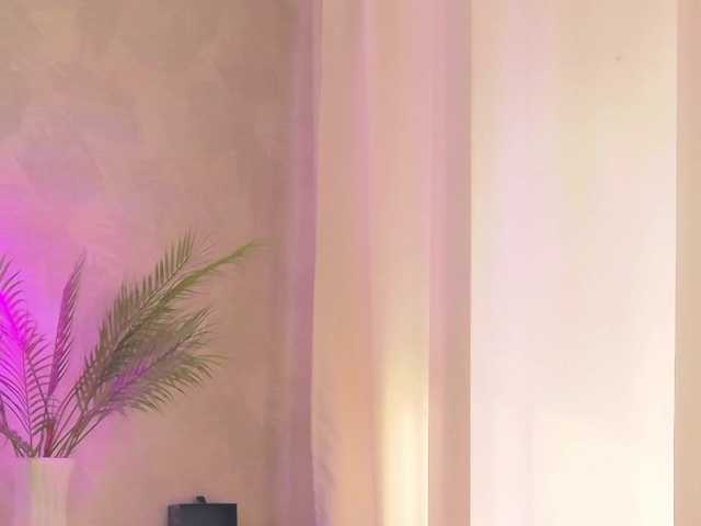 le modèle -MARIDRAGON- est en webcam porno dans un show sur le site bongacams, il possède les tags suivants: White/Caucasian,Brunette,Shaved