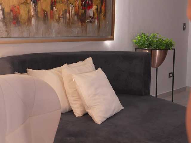 NaomiSainz's BongaCams show and profile