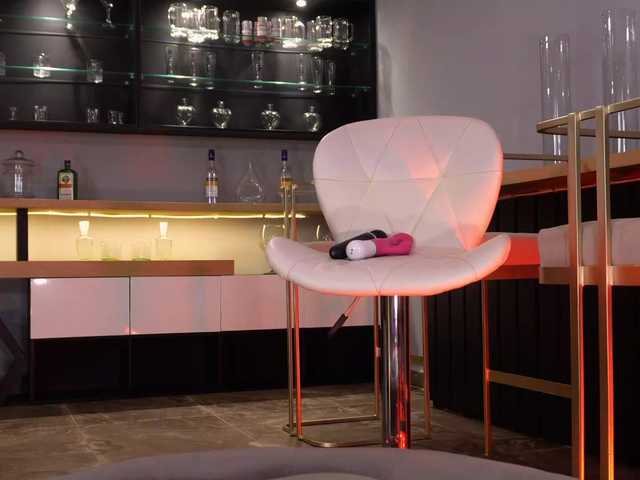 NaomiSainz's BongaCams show and profile