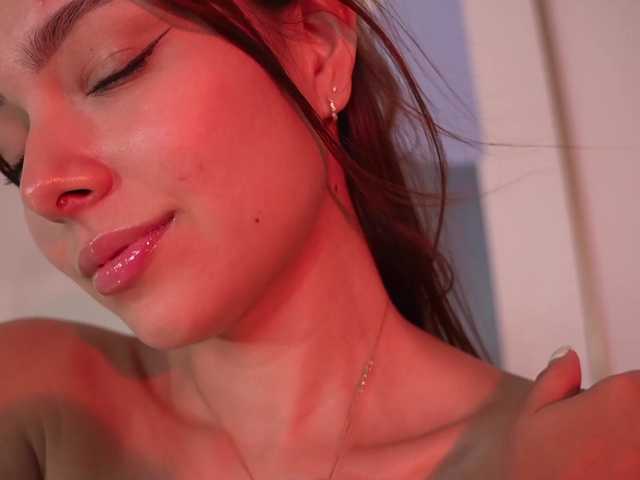 NaomiSainz live cam preview