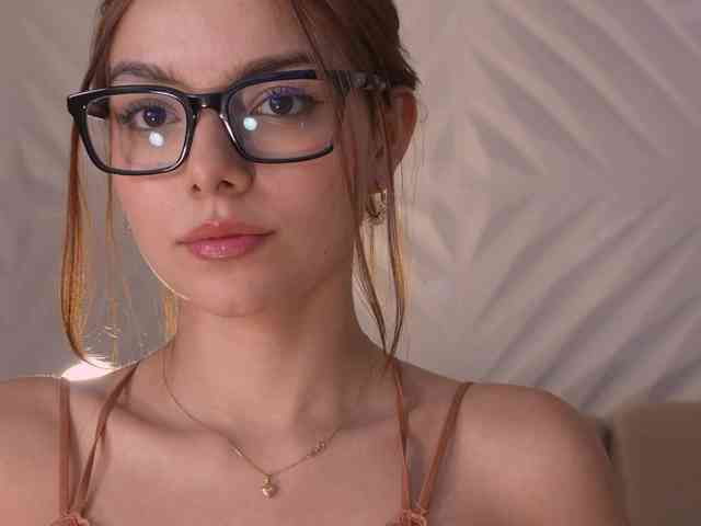 NaomiSainz webcam