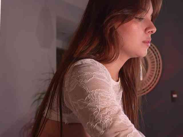 NaomiSainz webcam