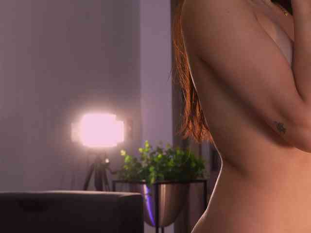 NaomiSainz webcam