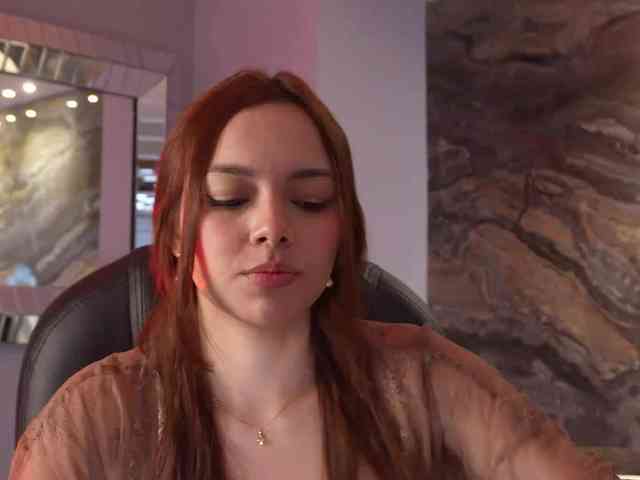 NaomiSainz webcam