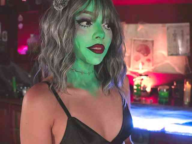 NaomiSainz