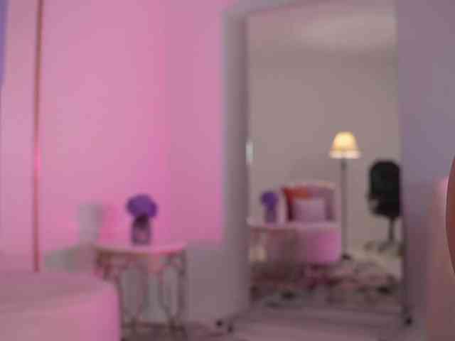 NaomiSainz webcam