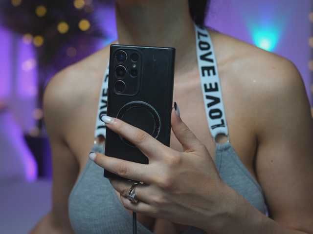 Antoniagold live cam on BongaCams