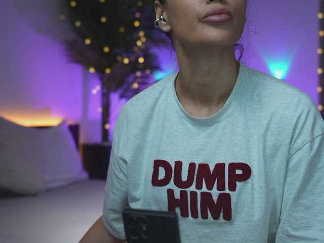 Antoniagold live cam on BongaCams