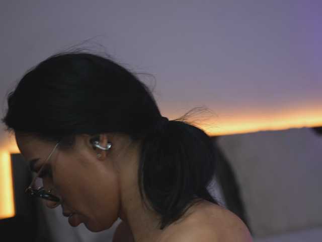 Antoniagold live cam on BongaCams
