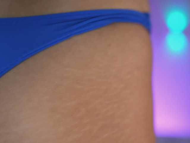 Antoniagold live cam on BongaCams
