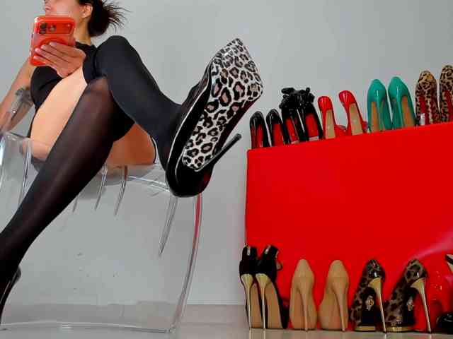 MistressK webcam