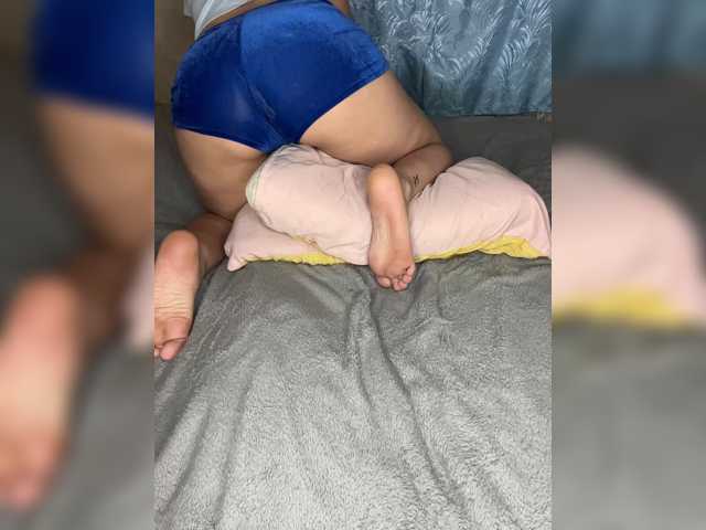 Mira-1-1 live cam on BongaCams