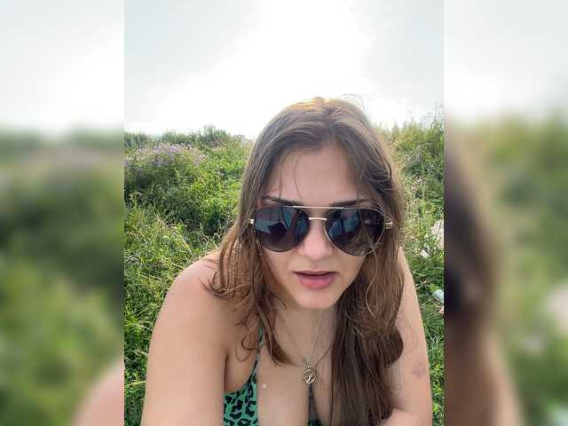 Mira-1-1 live cam on BongaCams
