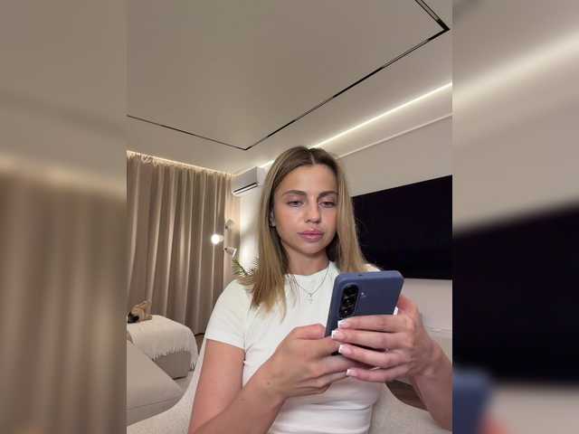 Nataliecroys live webcam show