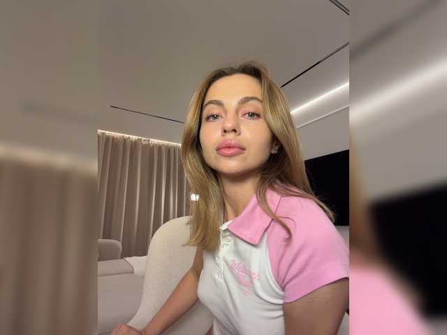 Nataliecroys live webcam show
