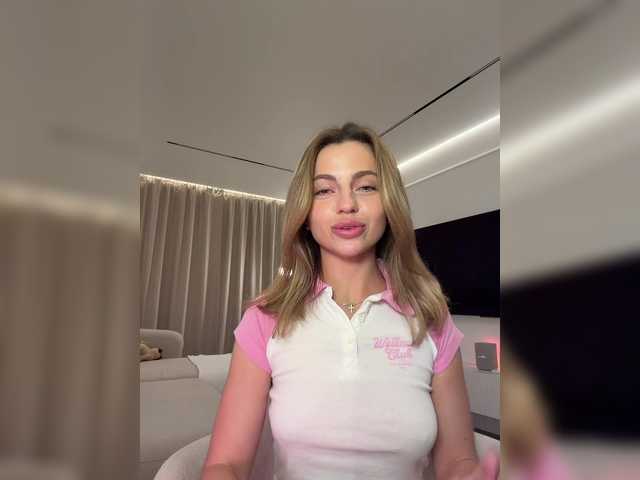 Nataliecroys live webcam show