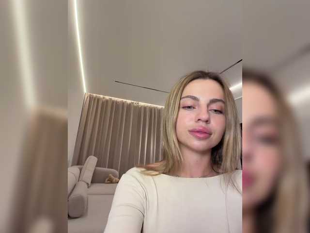 Nataliecroys live webcam show