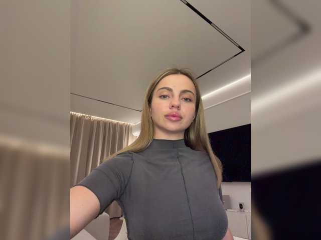 Nataliecroys's BongaCams show and profile