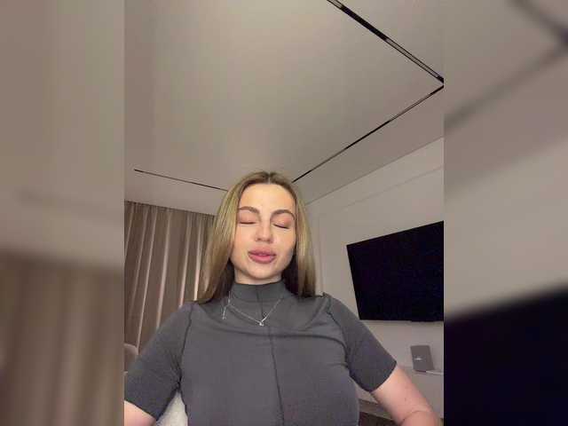 Nataliecroys's BongaCams show and profile