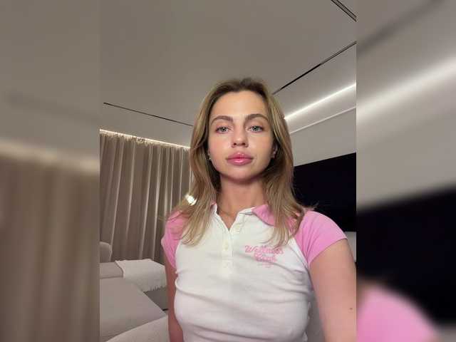 Nataliecroys live webcam show