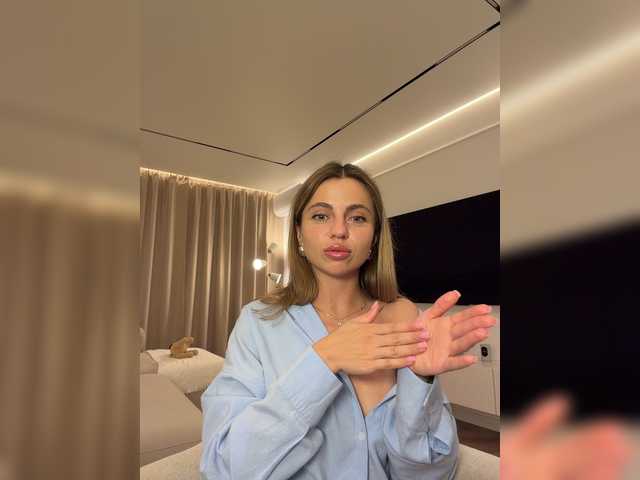 Nataliecroys live webcam show