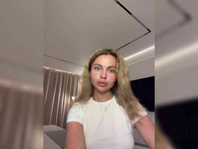 Nataliecroys webcam