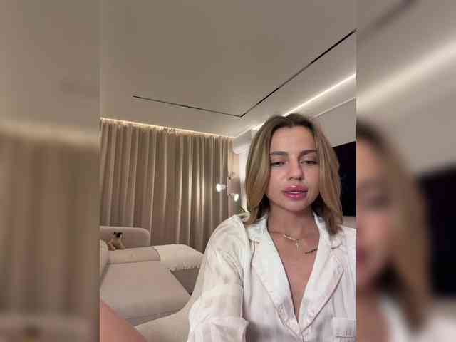 Nataliecroys webcam
