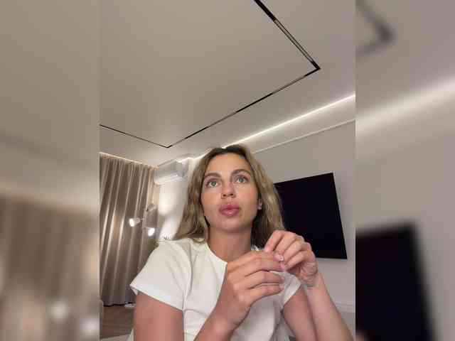Nataliecroys webcam
