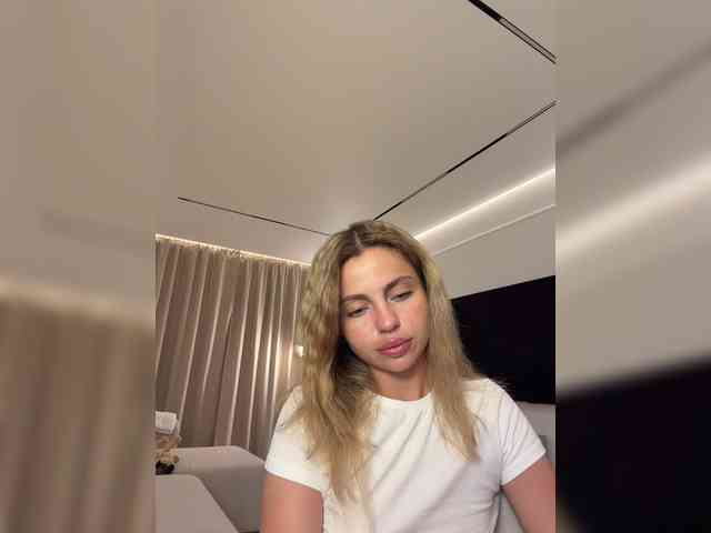 Nataliecroys webcam