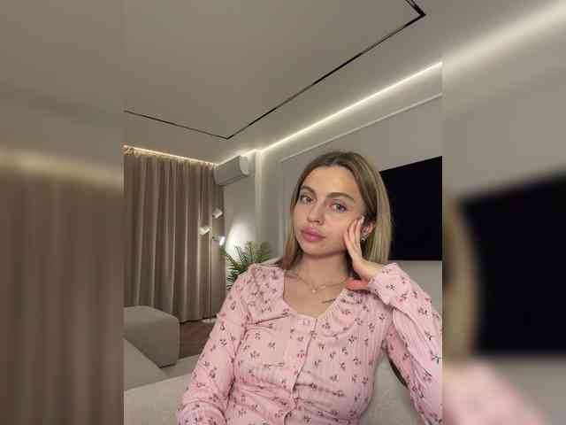 Nataliecroys webcam