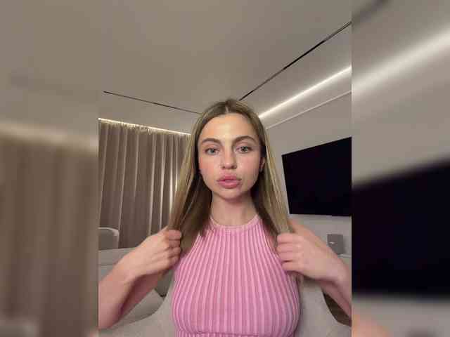 Nataliecroys webcam