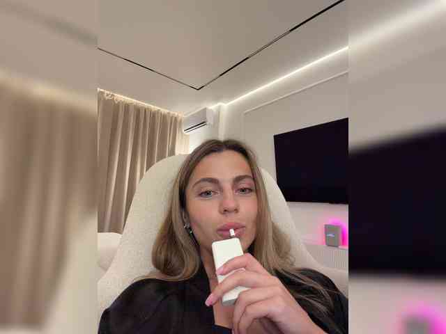 Nataliecroys webcam