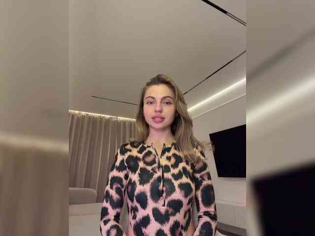 Nataliecroys webcam