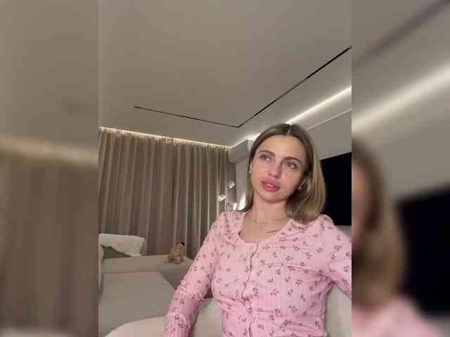 Nataliecroys webcam