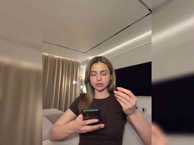 Nataliecroys webcam
