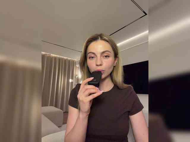 Nataliecroys webcam