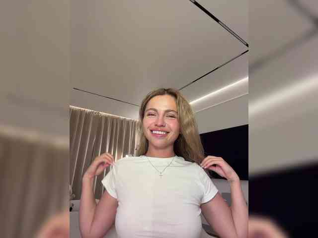 Nataliecroys webcam