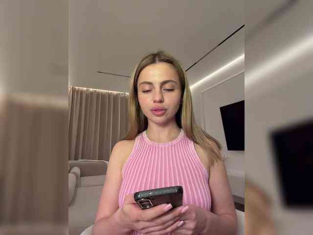 Nataliecroys webcam