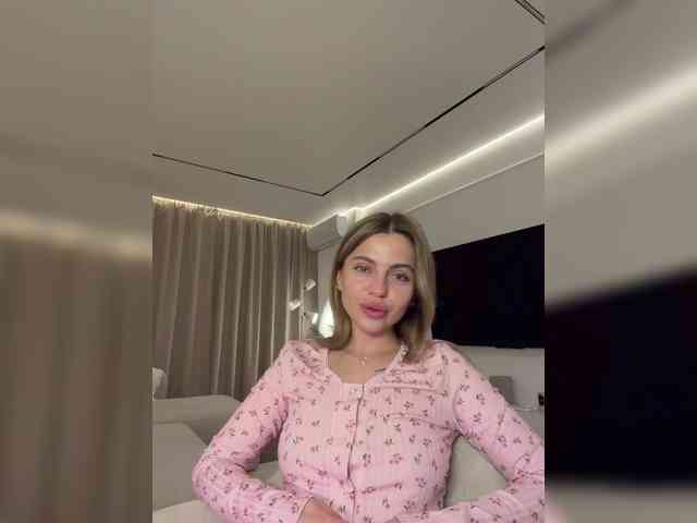 Nataliecroys webcam