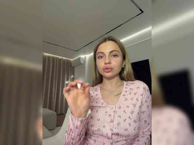 Nataliecroys webcam