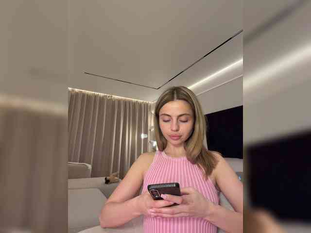 Nataliecroys webcam