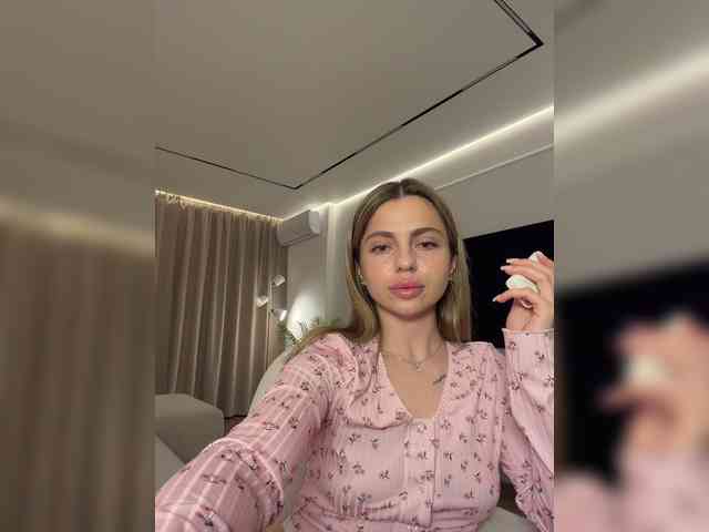 Nataliecroys webcam