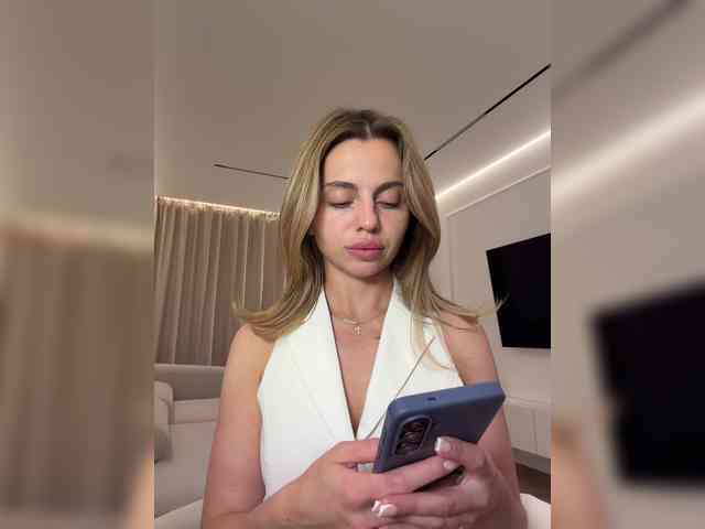 Nataliecroys webcam